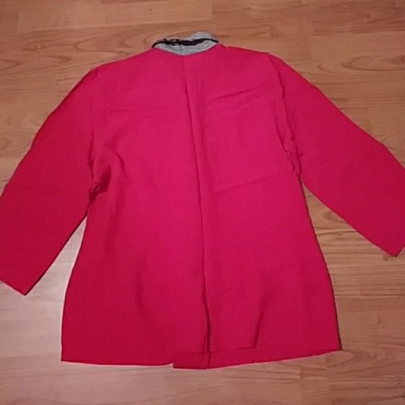 NWOT BRAND NEW buttoned top - Picture 3 of 3